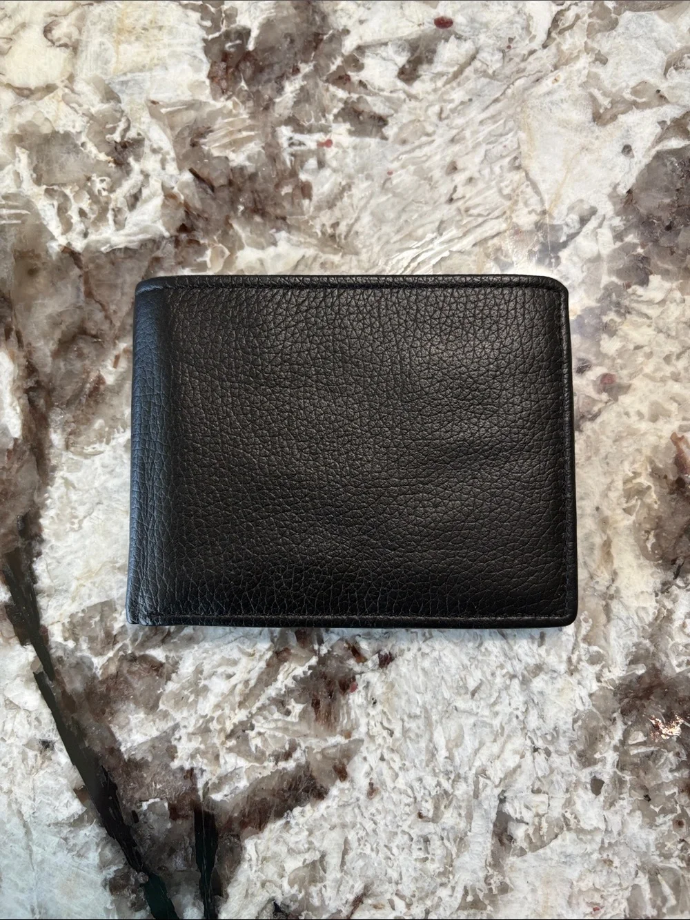🎩 Clarks Pebbled Leather Slimfold Wallet in black